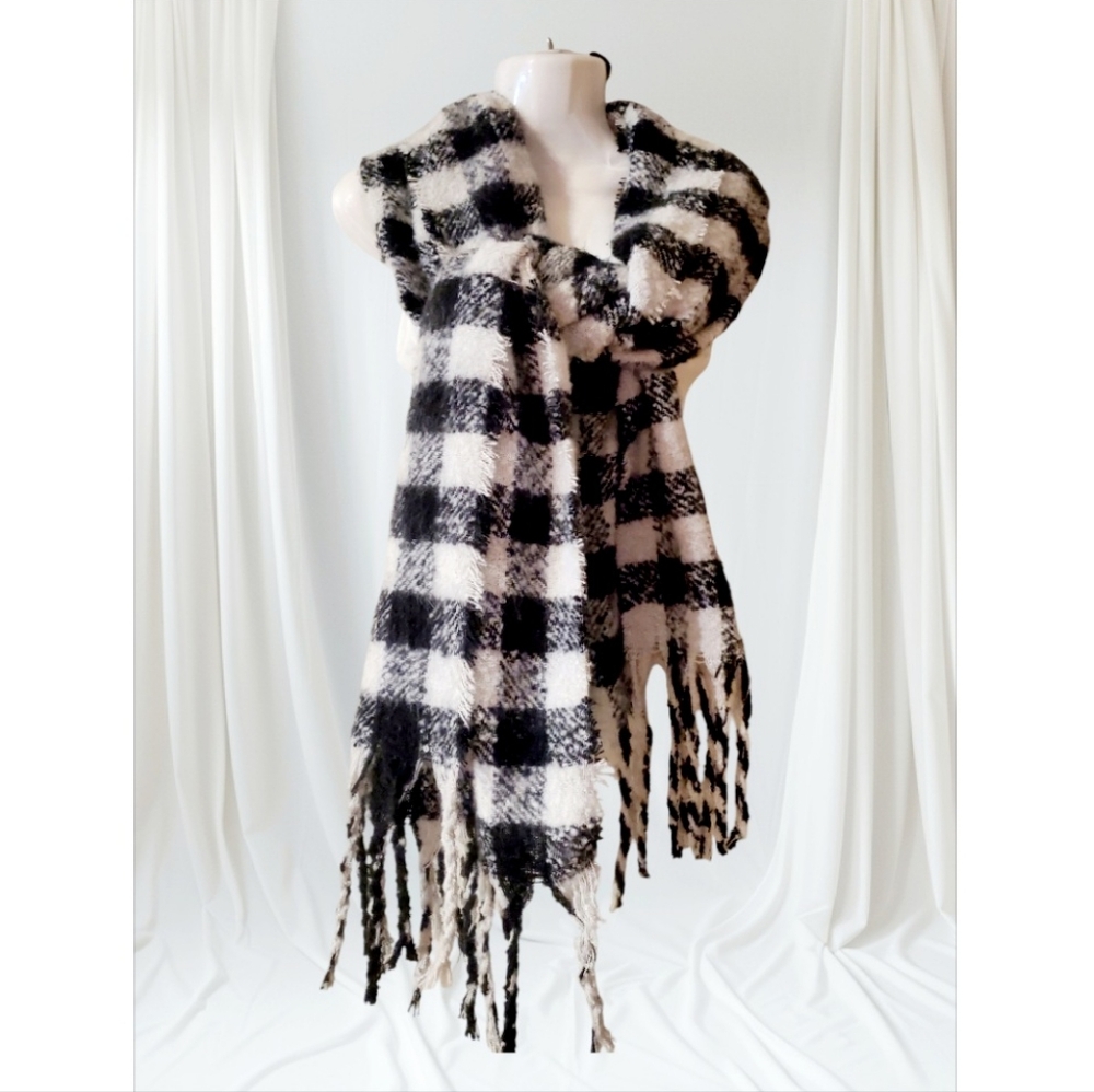 New aerie scarf